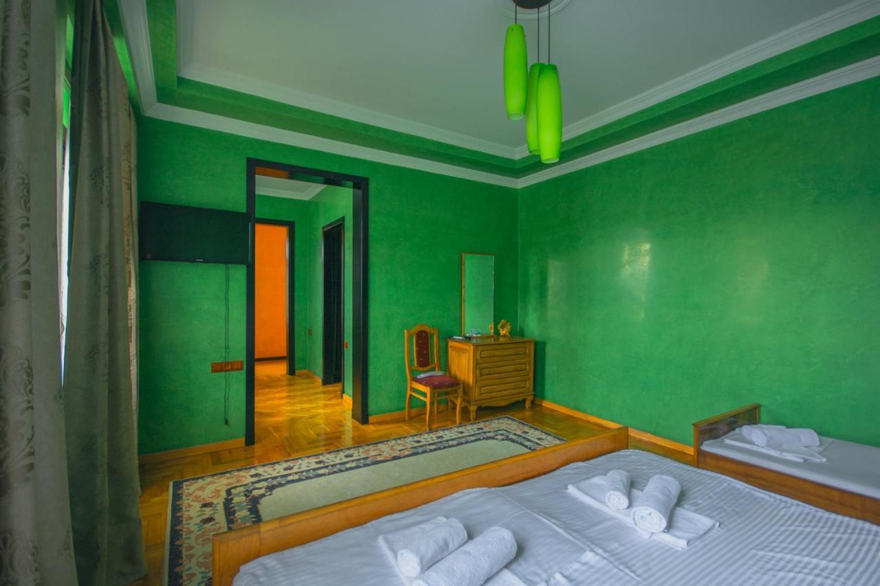 Sister'S Warm Guest House Batumi Exterior foto